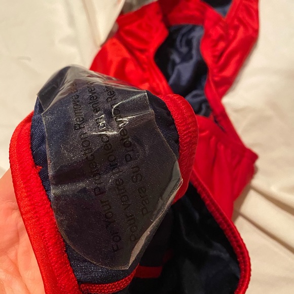 Lifeguard swimsuit - Picture 4 of 4